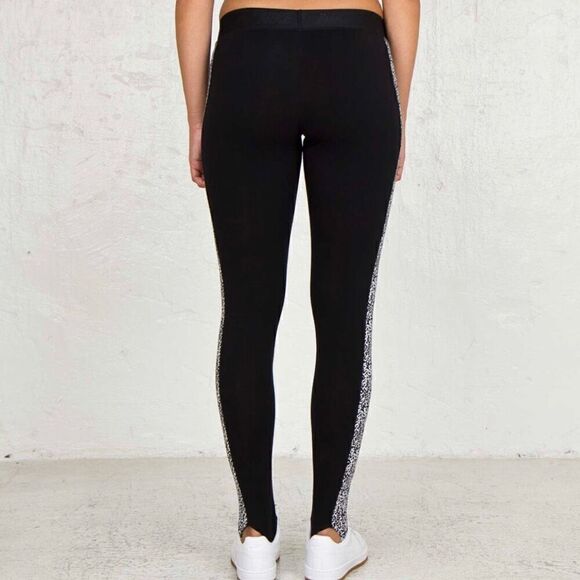 Nike Leg-A-See-Stirrup Leopard Print Colorblock Side Stripe Leggings, Women’s XS - Picture 16 of 16